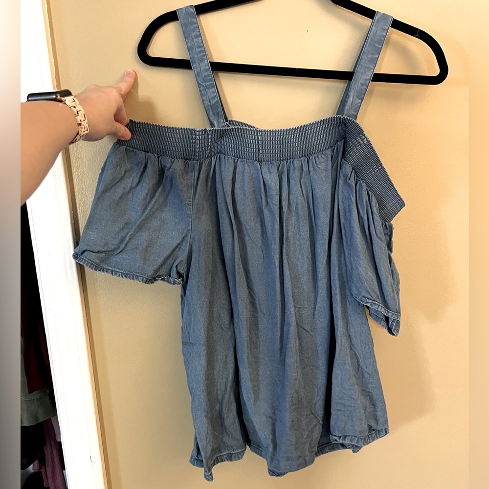 L Gap denim off-the-shoulder top